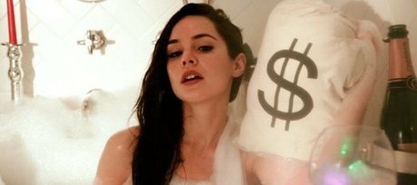 Camila Sodi actrice parfaite des photos