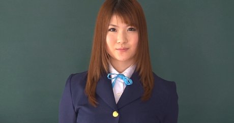 Momoka Nishina modèle adulte archive