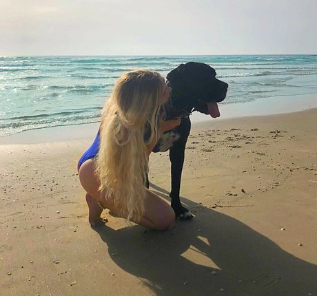 Tiny Miny Mo modèle porno archive