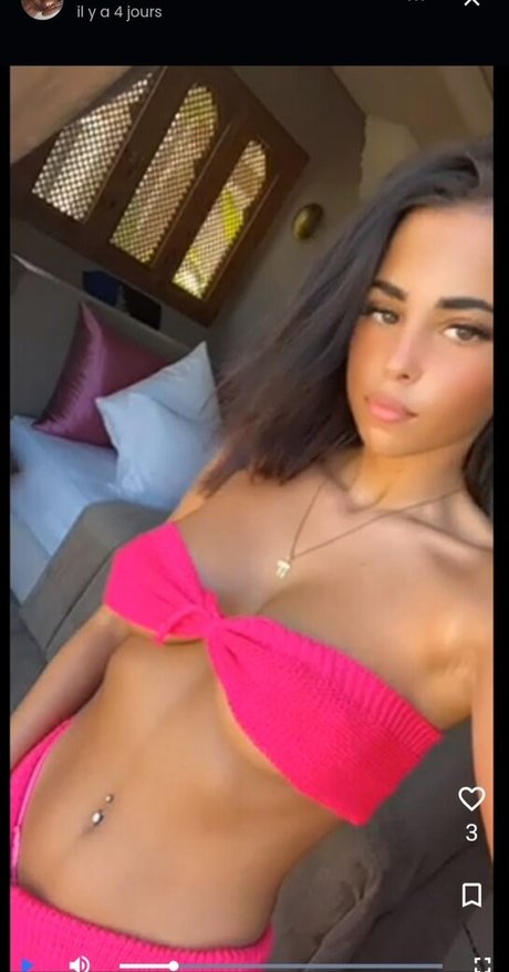 Parisxxz modèle nu collection