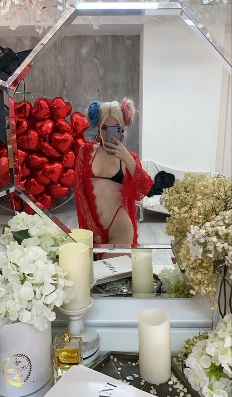 Anastasia Galuzina haut modèle collection