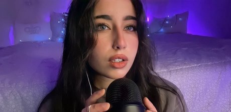 Shiny ASMR star du porno exclusive photo