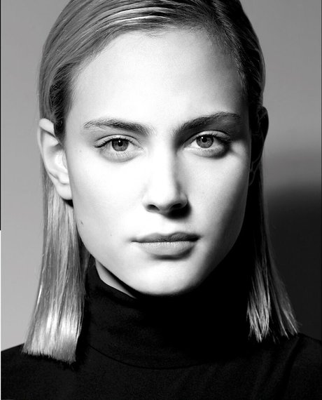Nora Arnezeder modèle nu collection