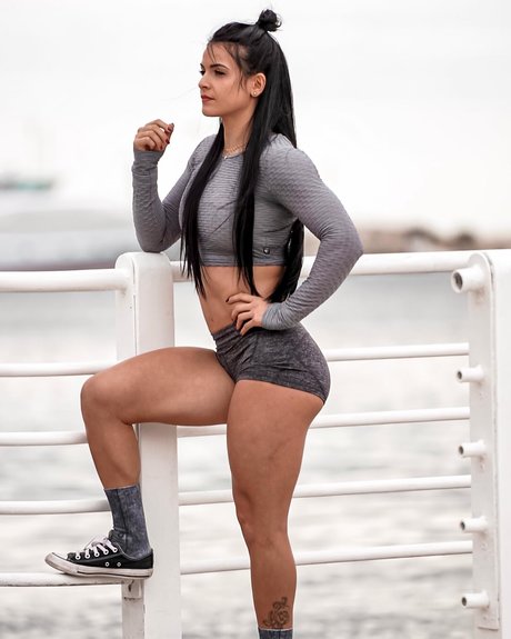 Ornella Nicolosi modèle joli galerie