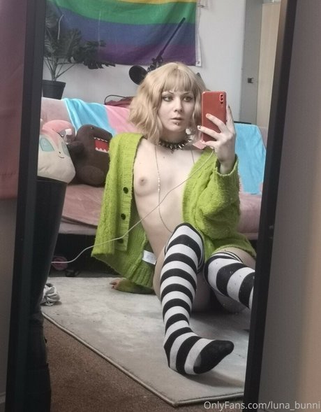 blonde étudiante onlyfans sexe image