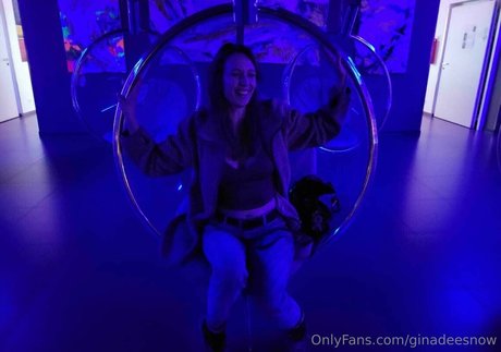 hotginasnow modèle joli image