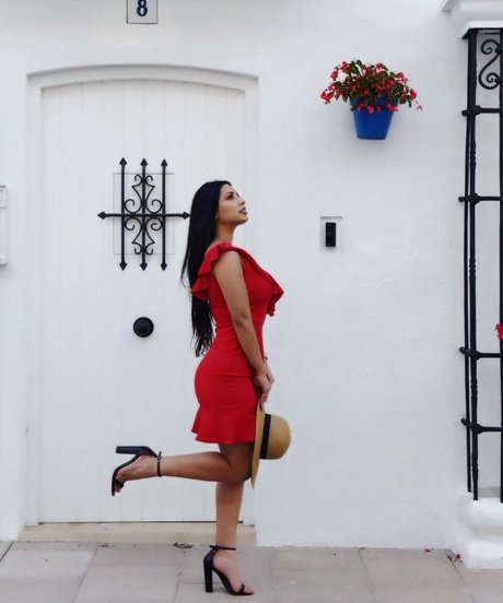 Mizz Ellaa ASMR star du sexe image