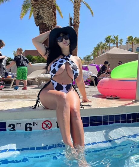 Michelle Yee Williams nus star du porno photos