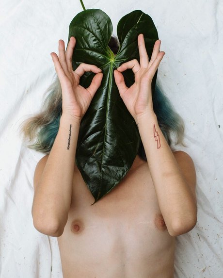 Carly Foulkes xxx étoile images