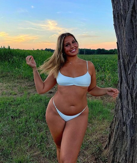 Faith Rendeiro modèle sympa archive