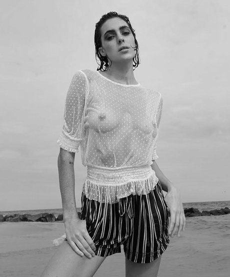 Brooke Deighton modèles nus collection