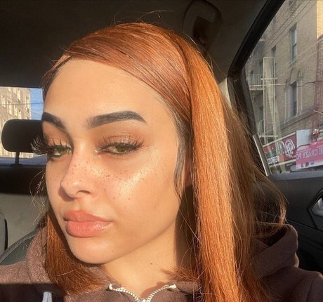 WinterTheBrat actrice chaude des photos