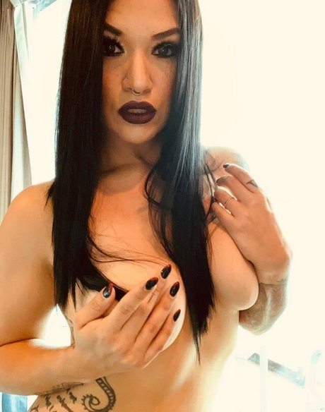 Shaul Guerrero beau modèle image