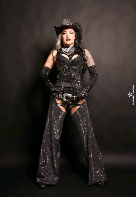 Shaul Guerrero nus étoiles galerie