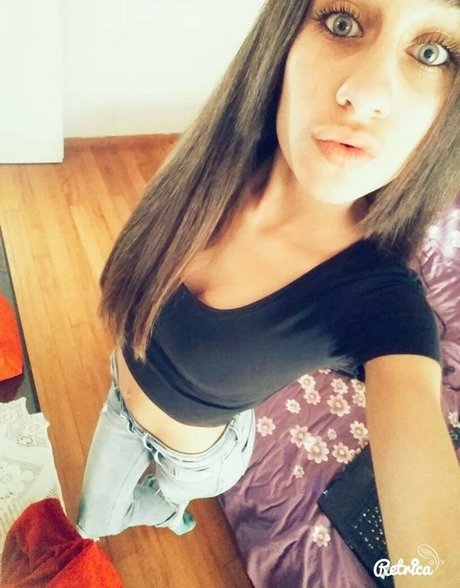 Melina Borgol modèle xxx img