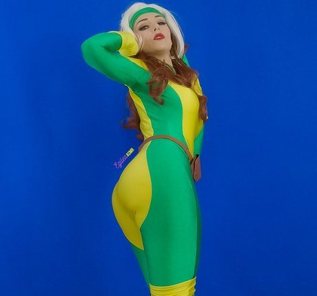 Egilea ASMR art modèle des photos