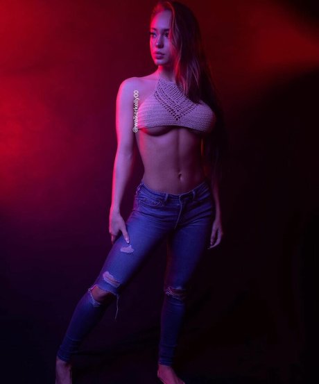 Kelly Walker modèle de haute qualité photos