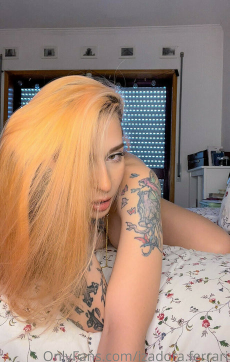 Izadora Ferrari étoile érotique galerie