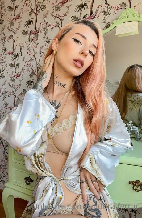 Izadora Ferrari actrice hd archive