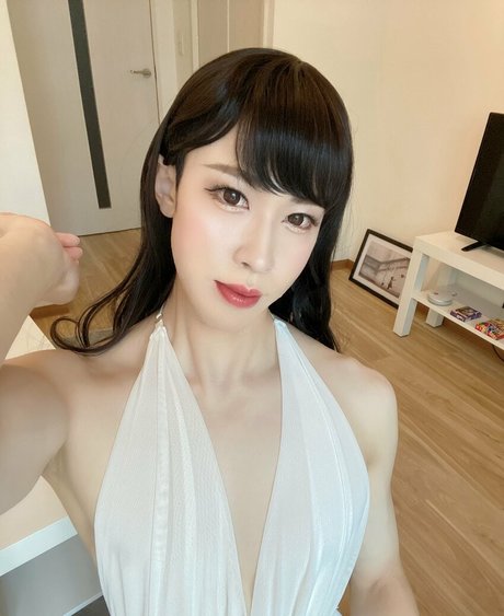 Sana tan actrice de nus photos