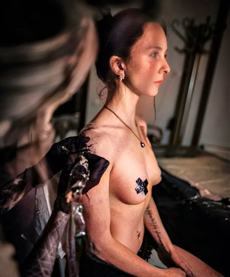 Infy Snow actrice porno images