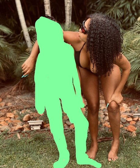 Vitoria Oliveira star du porno érotique images