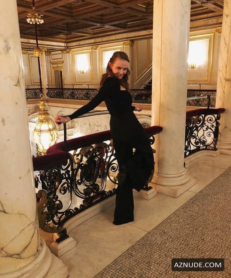 Andi Matichak modèle exclusif photos