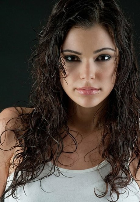 Anabelle Acosta modèle parfait collection