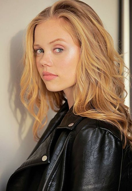 Annalisa Cochrane haut étoile photo