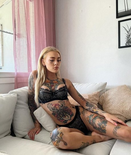 Aurajoutsenlampi sexe star photos