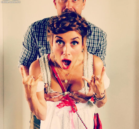 Annemarie Warnkross haut étoile galerie