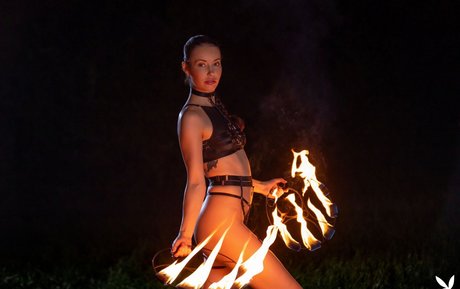 Elilith Noir star érotique img