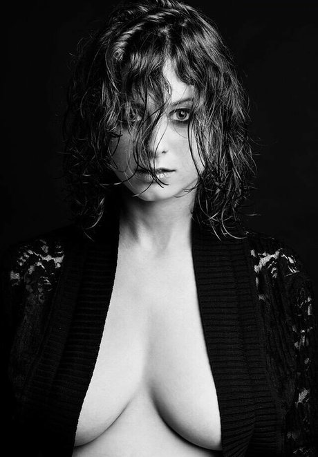 Yael Gayaa haut étoile galerie