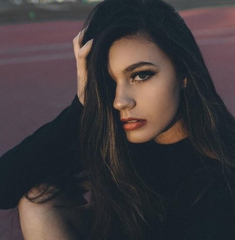 Amber Dawn Frank modèle joli galerie