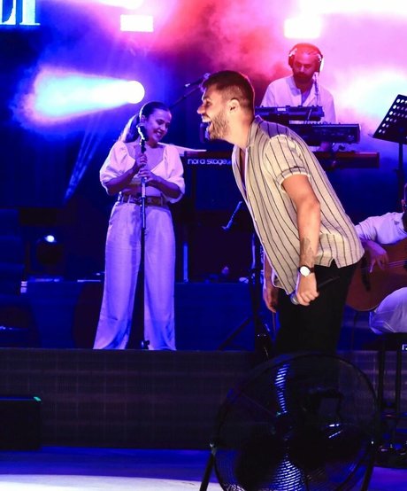 Zeynep Bastik modèle joli archive