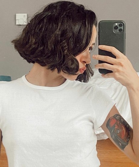 Zeynep Bastik star du porno parfaite photo