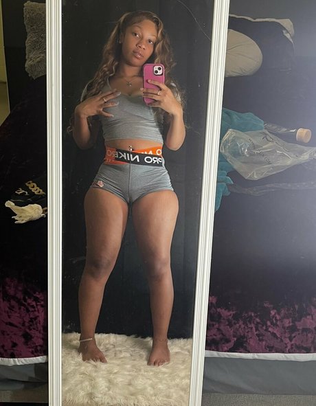 nicoleniyah modèle chaud galerie