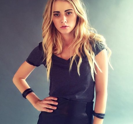 Alena Savostikova modèle gratuit photo