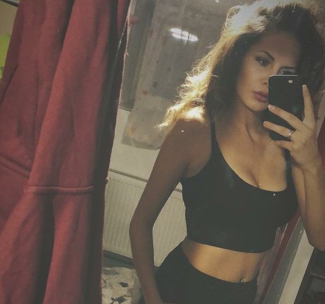 Jana Milena star du porno sexy des photos