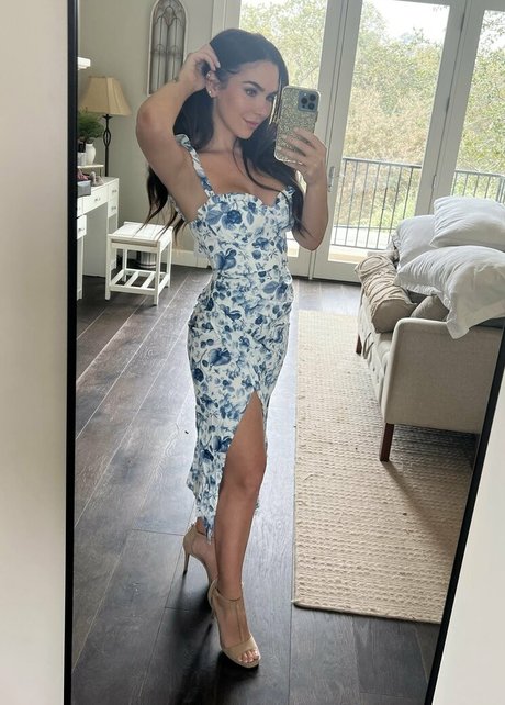 Briezy Brie nus étoiles des photos