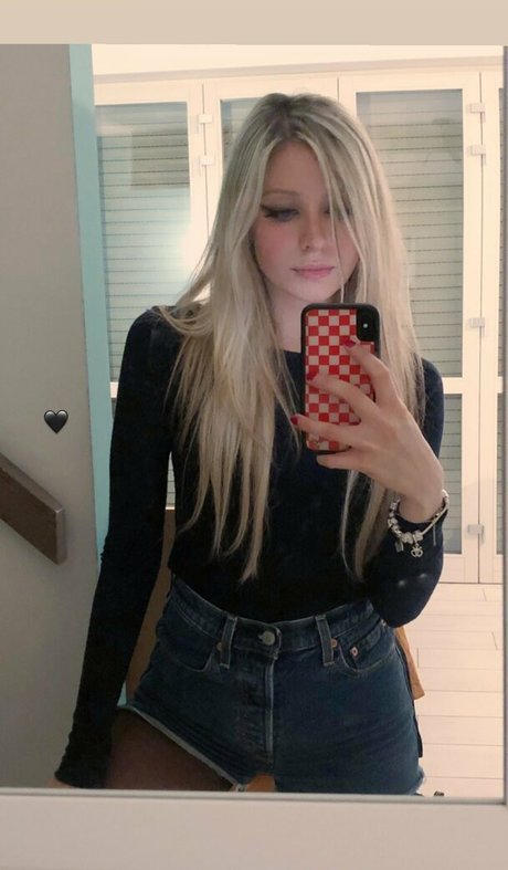 Maddie lena modèle pornographique img