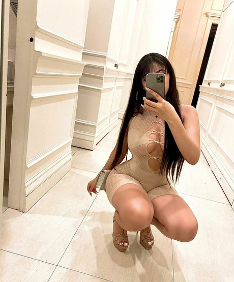 Tima Ibrahim modèle érotique photo