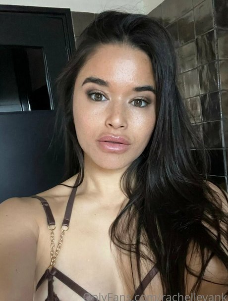 influenceur asiatique onlyfans chaud gratuit collection