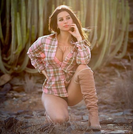 Laura Ghon étoile hd img