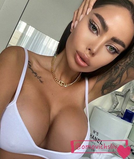 Alena Omovich étoile magnifique archive