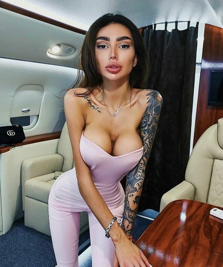 Alena Omovich actrice pornographique des photos