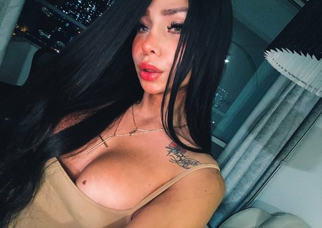 Alejarabbittx actrice adulte photos