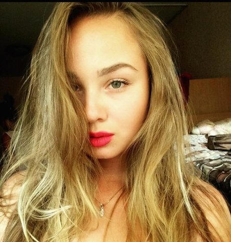 Tatiana Baytalenko modèle adulte des photos