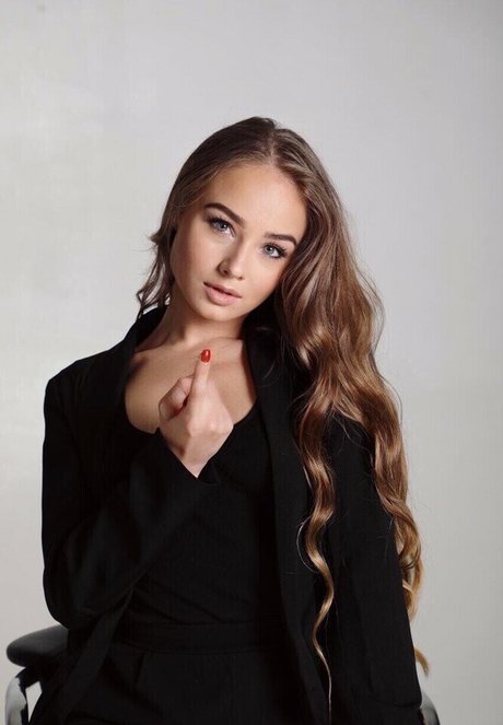 Tatiana Baytalenko étoile adulte des photos