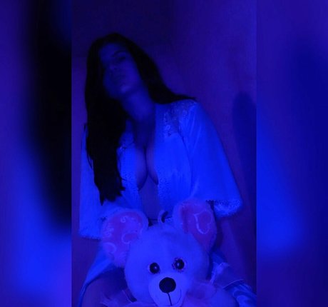 ale official100 mannequin photo